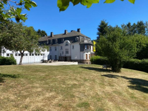 Nürburgring Ferienhaus m. Parkplatz - Klima - Garten und viel Platz Adenau